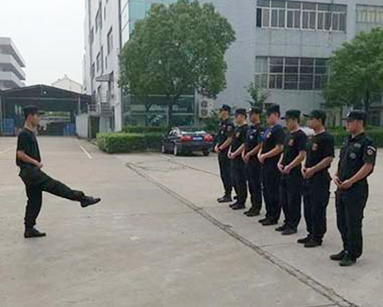 保安刻苦训练
